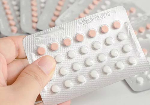 Rối loạn kinh nguyệt khi uống thuốc tránh thai, phải làm sao?